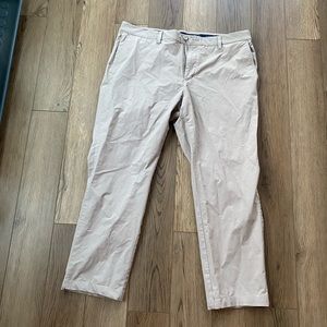 Vineyard Vines | On the Go Pant | Khaki
